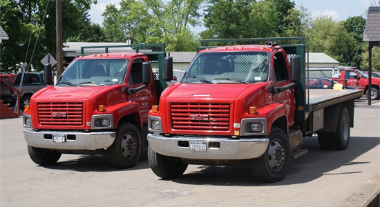Flatbeds, Box Van and
Pick-ups.

We make deliveries to the
surrounding area daily.